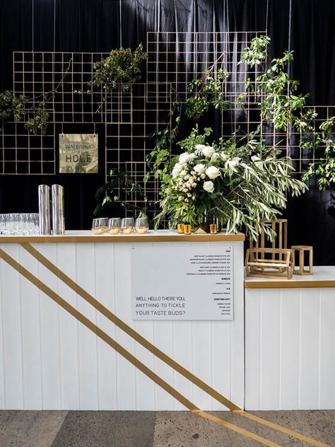 This modern bar set up is on point. Gold Wedding Decorations Receptions, Bar Deco, Modern Greenery, Reception Backdrop, Wedding Reception Backdrop, Event Bar, Bar Inspiration, Pop Up Bar, White Bar