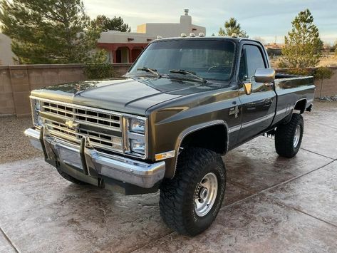 Offroads for sale 1987 Chevy Silverado, Custom Trucks For Sale, Chevy Trucks For Sale, Lifted Silverado, Custom Chevy Trucks, Old Ford Trucks, Skyline R34, Lifted Chevy Trucks, Chevy Pickup Trucks