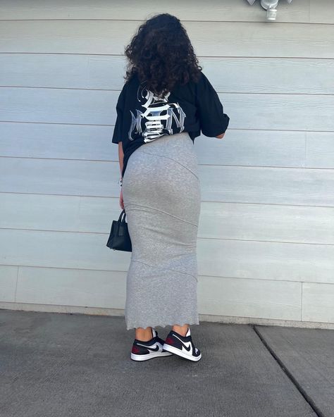 Modest Outfit With Sneakers, Long Skirts Outfit Black Women, Long Flannel Dress Outfit, Jordan With Dress Outfit, Modest Outfits Streetwear, Long Dresses With Sneakers, Long Skirt And Shirt Outfits, Long Skirt And Sneakers Outfit, Long Dress With Sneakers