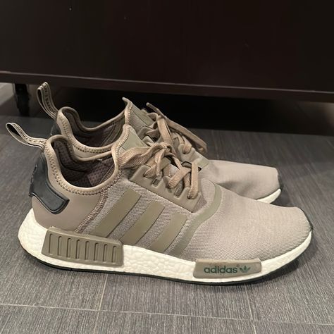 Been Sitting In My Closet Unworn For A Long Time. Great Condition. Smells New. Trending Adidas Shoes Women, Athletic Fall Outfits, 40 Year Old Women, Cute Tennis Shoes, Trending Adidas, Exclamation Point, Adidas Shoes Women, Adidas Nmd R1, Nmd R1