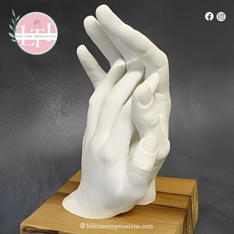 "A love that's timeless and true" For more details visit lifetimeimpressions in Vijayawada #lifetimeimpressinsvijayawada #babycasting #casting #bestbabycastinginvijayawada #besthandcastingvijayawada #lifetimeimpressonsinvijayawada #lfetimeimpressionsvijayawada Plaster Hand Art, Casting Impressions, Couple Hand Casting, Couple Memories, Plaster Hands, Baby Cast, Hand Casting, Couple Hands, Casting Kit