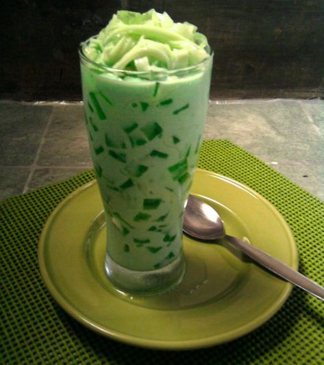 Buko Pandan, Filipino Dessert, Filipino Foods, Unflavored Gelatin, Filipino Dishes, Green Food Coloring, Filipino Food, Date Dinner, Romantic Dinner