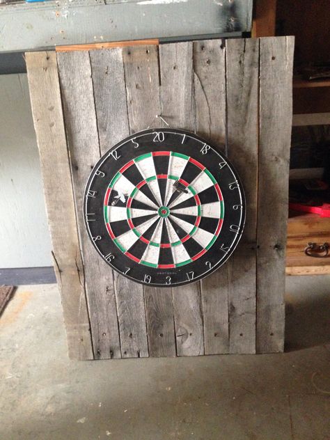 New DIY dartboard wall mount. Diy Dart Board, Dartboard Cabinet Plans, Dart Board Cabinet, Dart Boards, Wooden Pallet Furniture, Recycled Pallet, Pallet Creations, Into The Wood, Recycled Pallets