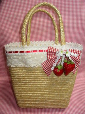 AP - Strawberry Baskets Bag - Red Strawberry Shortcake Outfits, Strawberry Picnic, Strawberry Basket, Strawberry Bag, Princess Closet, Basket Purse, Strawberry Candy, Straw Basket, Bag Aesthetic