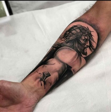 Jesus Tattoo On Arm, Jesus Forearm Tattoo, Jesus Hand Tattoo, Jesus On Cross Tattoo, Christus Tattoo, Tattoo Jesus, Jesus Tattoo Design, Half Sleeve Tattoo Stencils, Jesus Hand