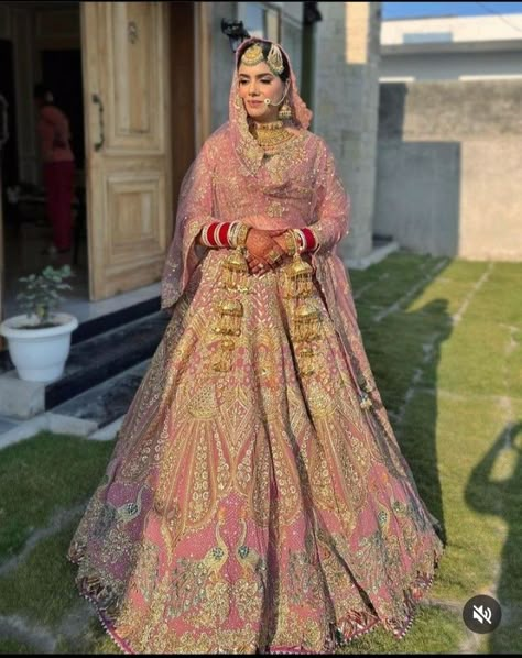 Wedding Suits For Bride, Bridal Lehenga Online, Long Blouse Designs, Winter Wedding Outfits, Red Bridal Dress, Punjabi Bride, Wedding Dress Outfit, Indian Bride Outfits, Latest Bridal Dresses