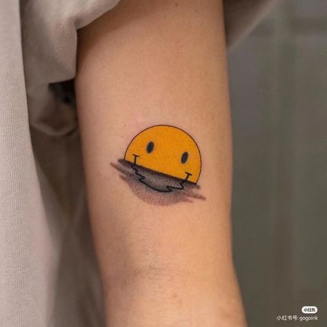 Hesoyam Tattoo, Smiley Tattoos, Wolf Tattoo Forearm, Minimal Ideas, Smiley Face Tattoo, Brain Tattoo, Unique Small Tattoo, Cartoon Tattoo, Band Tattoo Designs