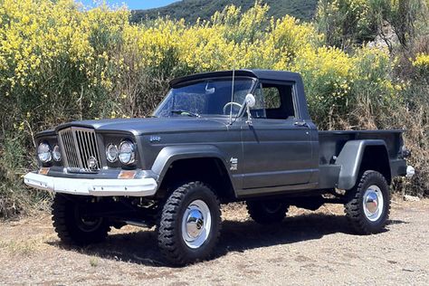 1963-1987 Jeep Gladiator and J-Series trucks  The largest engine was the AMC 401 V-8—the biggest engine ever offered in a Jeep pickup.   By 1976, the J-trucks received a new frame, and an awesomely disco “Honcho” package became available in the late 70s. The rarest and coolest of all the J-trucks of this generation would be the stepside bed Honchos of 1980-1983—only 1264 were made. F250 Highboy, Jeep Pickup Truck, Vintage Jeep, Old Jeep, Lifted Chevy, Old Truck, Old Pickup, Jeep Pickup, Cool Jeeps