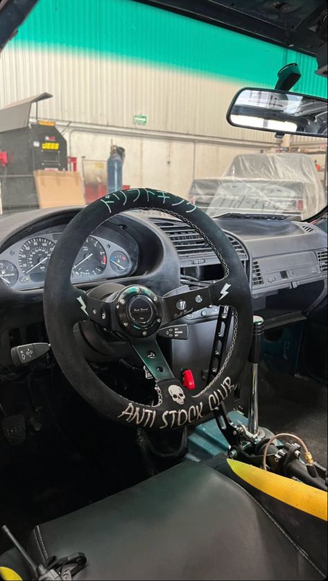 Bmw  freno hidráulico   Anti stock club Drift Car Interior, Jdm Interior, Cars Night, Slammed Cars, Formula Drift, Custom Car Interior, Cool Car Accessories, Best Jdm Cars, Car Mods