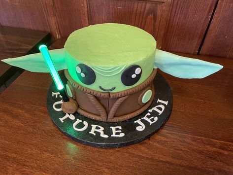 Jedi Birthday Cake, Baby Yoda Birthday Party Decorations, Baby Yoda Cake Ideas, Simple Star Wars Cake, Yoda Cake Ideas, Jedi Cake, Baby Yoda Cake, Yoda Birthday, Yoda Cake