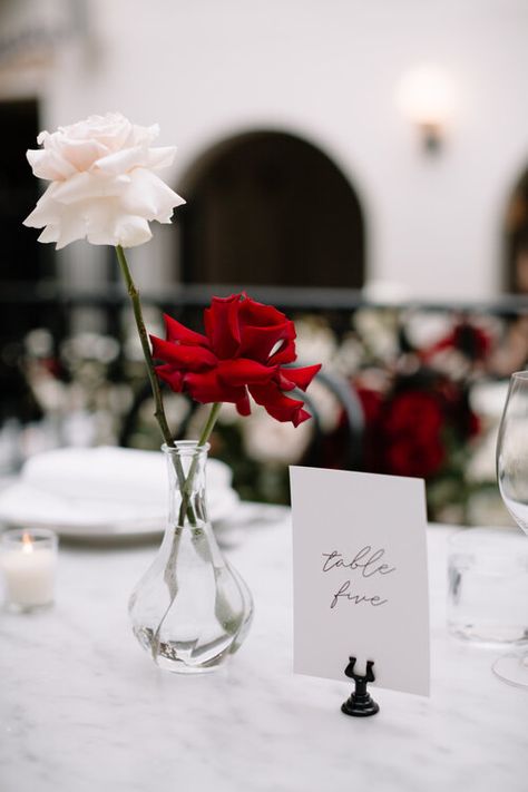 Bud Vases Wedding, Blush Pink Wedding Flowers, Wedding Flower Trends, Red And White Weddings, Modern Wedding Flowers, Red Rose Wedding, Red Wedding Flowers, Rose Centerpieces, Pink Wedding Flowers