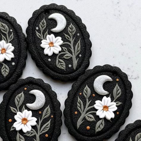 How To Make Polymer Clay Flowers, Polymer Clay Projects Ideas, Clay Trinkets, Polymer Clay Witch, Clay Witch, Polymer Clay Ideas, Clay Embroidery, Witch Mug, Polymer Clay Embroidery