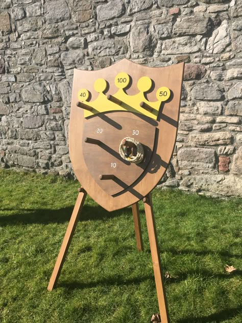 Medieval Party Games, Awana Sparks, Archery Games, Diy Kids Playground, Game Booth, Castle Party, Medieval Games, Medieval Party, Wooden Games