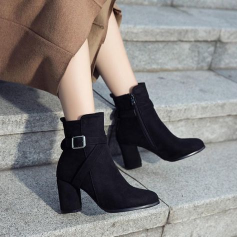 Korean autumn/winter side zipper black round toe Martin boots Korean Boots Shoes Women, Outfit Sepatu Boots, Korean Boots Shoes, Korean Heels Outfit, Korean Shoes Heels, Korean Fashion Boots, Winter Shoes Aesthetic, Korean Footwear, Korean Fashion Shoes Heels