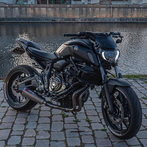 Yamaha Fz 07, Yamaha Mt 07, Yamaha Mt 09, Yamaha Mt07, Motos Yamaha, Motocross Gear, Motorcycle Tips, Image Moto, Yamaha Bikes