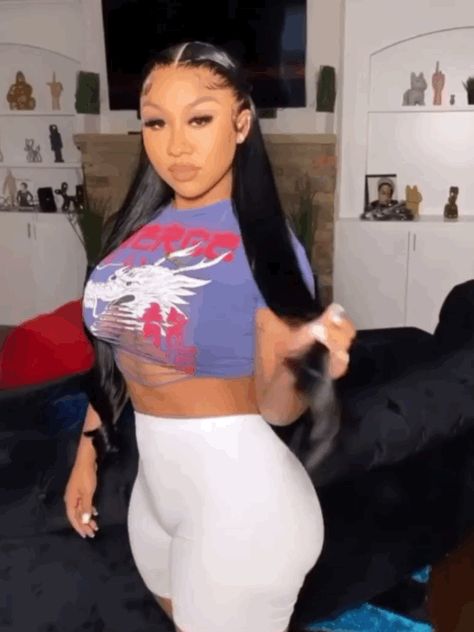 Ari the real Kyles sister Therealkylesister Videos, Diy Clothes Hacks, The Don, Front Lace Wigs Human Hair, Loose Hairstyles, Baddie Outfits Casual, Clothing Hacks, Baddie Outfits, Pajamas Women