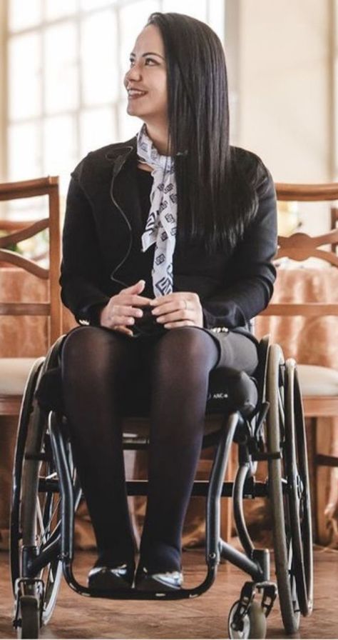 Wheelchair Fashion, Wheelchair Women, Chair Style, Amazing People, Wheelchair, You Never, Tights, Cute Outfits, It Cast