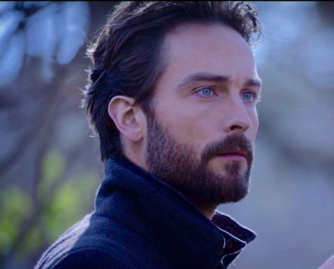 Ichabod Crane Tom Mison, Tom Mison Sleepy Hollow, Ichabod Crane, League Of Extraordinary Gentlemen, Luke Grimes, Tom Mison, Eddie Izzard, Beard Hairstyle, Cameron Monaghan