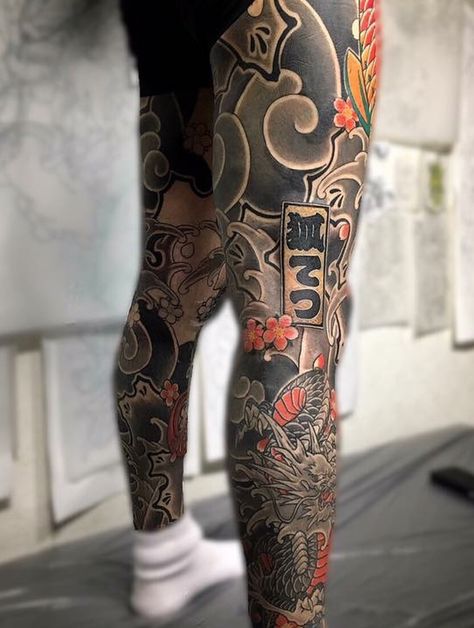 Irezumi Leg Tattoo, Japanese Sleeve Tattoos Leg, Full Leg Japanese Tattoo, Irezumi Leg Sleeve, Half Leg Tattoo Men Sleeve, Japanese Leg Sleeve, Thigh Tattoo Ideas, Japanese Irezumi, Japanese Leg Tattoo