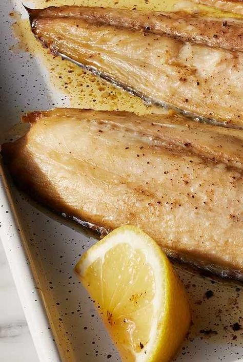 Baked Mackerel Recipe, Baked Fish Dinner, Mackerel Fillet Recipes, Baked Mackerel, Bake Fish, Fish Masala, Filet Recipes, Fish Fillet Recipe, Baked Fish Fillet