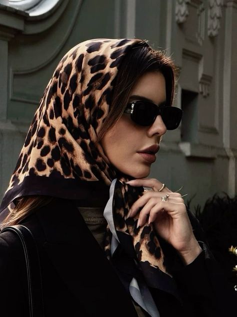 Leopard Scarf Outfit, Headscarf Styles, Head Scarf Outfit, Modern Photoshoot, Elegance Aesthetic, Brunette Bombshell, Madrid Outfits, Scarf Aesthetic, 24 Birthday