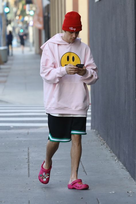 Red Crocs Outfit, Crocs Outfit Men, Croc Outfits, Justin Bieber Hoodie, Baking Banana, Crocs For Men, Red Crocs, Crocs Ideas, Crocs Outfit