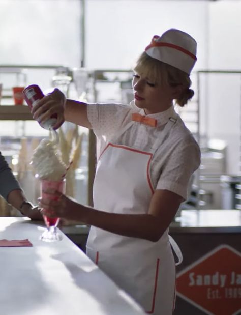 Taylor Swift, Queen of Easter Eggs, Stars as an Awful Server in This New Commercial Taylor Swift Queen, Bf Taylor, Tyler Swift, Catherine O'hara, Lover Era, Capital One, Long Live Taylor Swift, Live Taylor, Taylor Swift 13