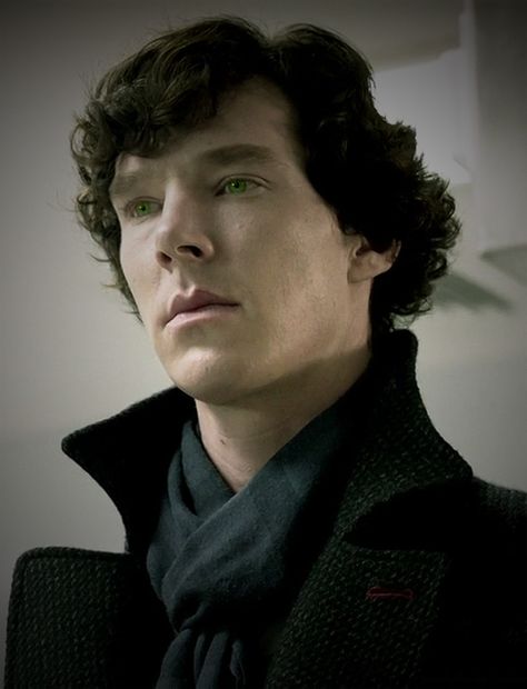 I bet he was a beautiful child with those green eyes and curls. Lucifer Devil, Sherlock Holmes 3, Sherlock Holmes Benedict, Sherlock Series, Sherlock Cumberbatch, Sherlock Holmes Benedict Cumberbatch, Benedict Sherlock, Character Girl, Sherlock Holmes Bbc