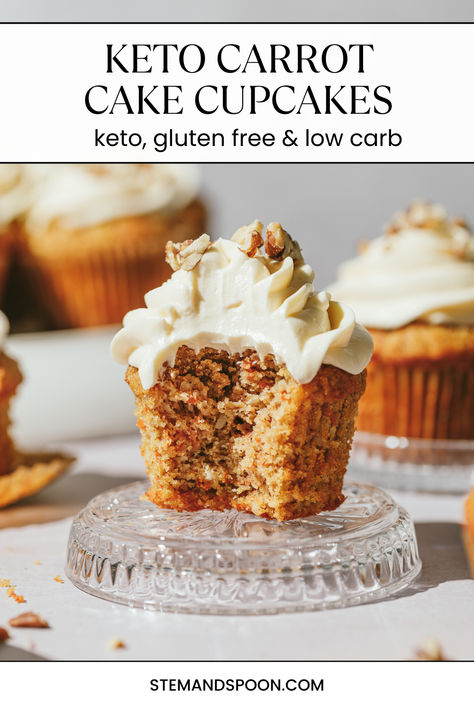 Image of a carrot cake cupcake with frosting on a glass dish. Sugar Free Cupcake Recipes, Keto Carrot Cake Muffins, Muffins With Cream Cheese Frosting, Keto Carrot Cake, Carrot Cake Muffin Recipe, Low Carb Muffin Recipes, Los Carb, Keto Muffin Recipe, Keto Cupcakes