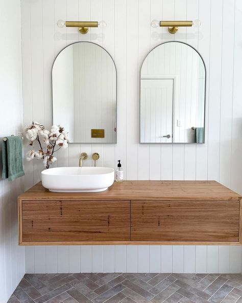 amanda | the chippys wife on Instagram: “So clean and fresh 🤍 . . 📷 @the.chippys.wife #building #dreamhome #theacres #thechippyswife #bedroom #recycledtimber #templeandwebster…” Brass Mirror Frame, Arch Mirror Bathroom, Arch Mirrors, Mirrored Cabinets, Shower Makeover, Small Bathroom Renovations, Buy Mirror, Arched Mirror, Arch Mirror