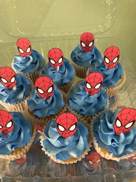 Cake Spiderman, Spiderman Cupcakes, Spiderman Cake, Spiderman 3, Candy Cakes, Themed Cupcakes, Great Power, Sweet Candy, Cake Decoration