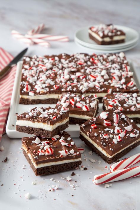 Peppermint Nanaimo Bars, Peppermint Sugar Cookie Bars, Christmas Baking Bars, Christmas Bars And Squares, Christmas Dessert Bars, Christmas Dessert Bar, Christmas Slices, Peppermint Bars, Peppermint Bark Brownies