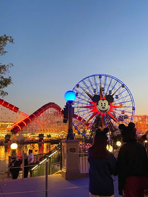 Disney Date Night Ideas, Disneyland Date, Self Date Ideas, Abc Dates, Self Date, Disney Date, Cute Dates, Vision Book, Disney Adult