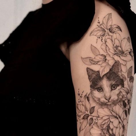 Zuza Polakowska • 𝒷ℴ𝓉𝒶𝓃𝒾𝒸𝒶𝓁 ✽ 𝒻𝒾𝓃ℯ 𝓁𝒾𝓃ℯ 𝒶𝓇𝓉 on Instagram: "Full shot of Dominika’s cat sleeve 🐈‍⬛ ✨2 sessions✨ ✉️tattoo@zuzapolakowska.com __________________________ #cattattoo #plantstattoo #finetattoo #peonytattoo #catstattoo #singleneedle #peoniestattoo #freesiatattoo #finelinetattoo #fineline #engravingtattoo #delicatetattoo #birdtattoo #femaletattoo#onlyblackart #rosestattoo#botanicaltattoo#zuzapolakowska #silesiatattoo#katowicetattoo #katowice" Bird Tattoo Sleeves, Engraving Tattoo, Cat Tattoo Designs, Delicate Tattoo, Peonies Tattoo, E Tattoo, Tattoo Feminina, Dainty Tattoos, Female Tattoo