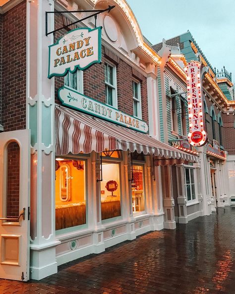 Main Street Usa Aesthetic, Main Street Aesthetic, Disney Main Street Aesthetic, Mainstreet Usa, Main Street Disney, Disneyland Main Street Aesthetic, Main Street Usa Disney World, Main Street Disneyland, Disney Main Street