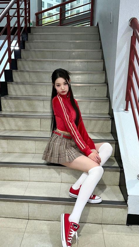 Wonyoung Red Outfit, Wonyoung Lockscreen, Ive Lockscreen, Ive Edit, Ive Wallpaper, Wonyoung Wallpaper, Checkered Outfit, Movie Outfit, Disney Princess Dresses