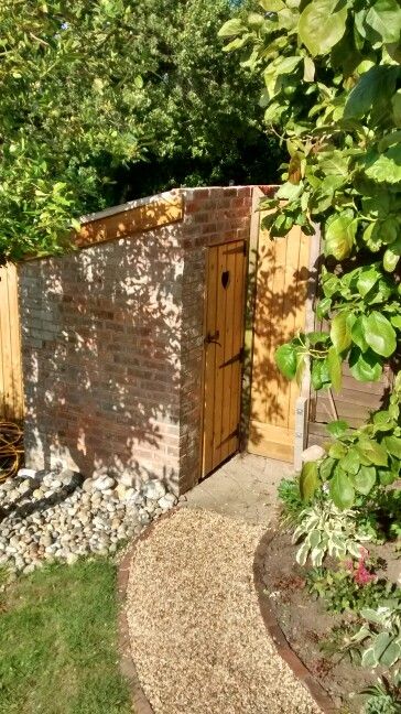 Garden Toilet Ideas, Outside Toilet Ideas Backyards, Outside Toilet Ideas, Toilet Outside, Garden Toilet, Outside Toilet, Toilet Outdoor, Garden Sink, Outdoor Toilet