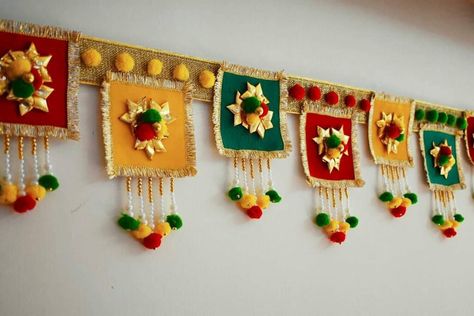 Diy toran 🌸💮🌸💮 Bandharwal Designs, Banderwal Handmade, Diy Toran Ideas For Diwali, Bandanwar Design Handmade, Diy Bandarwal, Diwali Toran Diy, Bandarwal Designs Handmade, Diy Bandanwar, Diy Toran Ideas