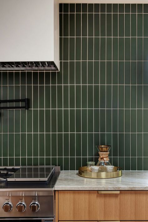 This Seattle Kitchen Pulls from the Colors of the Pacific Northwest | Rue Mid Century Range Hood, Green Range Hood, Interior Design Mid Century, Stacked Tile, Remodel Interior Design, Green Tile Backsplash, Kitchen Tile Backsplash, Brick Kitchen Backsplash, Green Backsplash