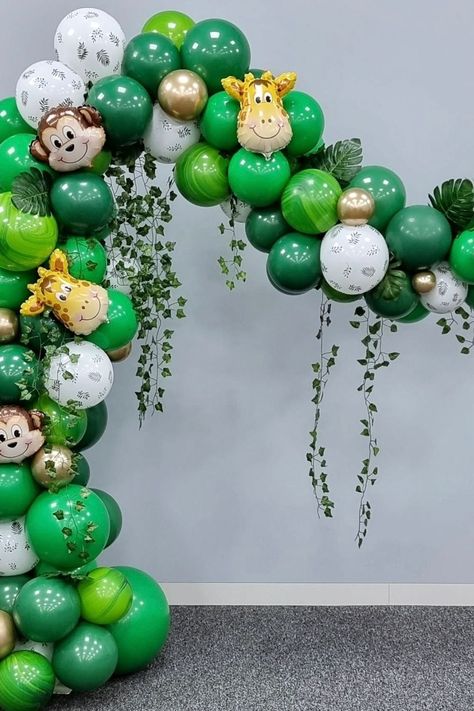 Create this striking and fun balloon garland for your child's animal or jungle themed birthday party. Featuring green balloons, monkey balloons and giraffe balloons, you can also add more animal balloons from our collection. We're sure that any child would love this! Jungle Themed Birthday Party, Balloon Gate, Tea Light Candles Wedding, String Balloons, Balloon Inspiration, Jungle Balloons, Animal Balloons, Green Balloons, Hanging Monkey