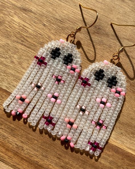 Seed Bead Jewelry Tutorials, Halloween Jewelry Diy, Halloween Beaded Jewelry, Seed Bead Fringe Earrings, Bead Fringe Earrings, Floral Ghost, Seed Bead Jewelry Patterns, Seed Bead Crafts, Earrings Patterns