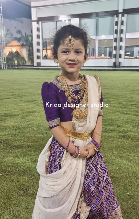 Kids Half Saree Designs, Kids Saree, Baby Dress Diy, Kids Party Wear Dresses, Kids Blouse Designs, Kids Lehenga, Kids Blouse, Kids Frocks Design