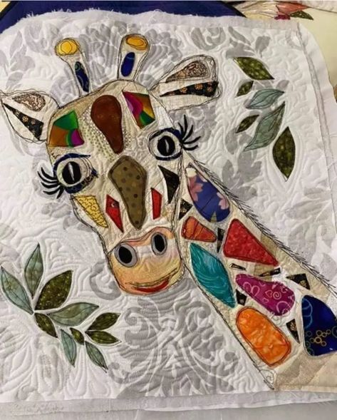 Giraffe Quilt Patterns Free, Animal Applique Patterns, Quilt Book Cover, Giraffe Quilt, Textile Art Embroidery, Quilt Square Patterns, Applique Quilt Patterns, Wool Quilts, Applique Templates