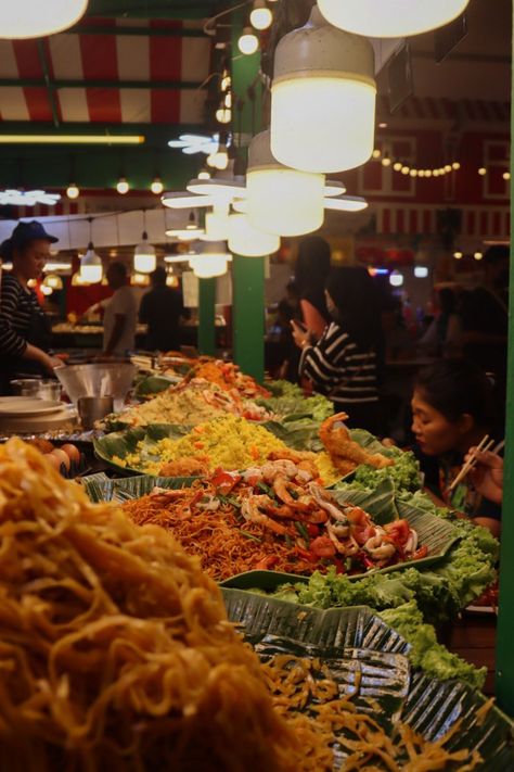 Thailand Street Food 🍤 Thailand Street Food Photography, Thailand Food Street, Bangkok Activities, Thailand Street Food, Street Food Thailand, Healthy Food Activities, Thailand Street, Food Thailand, Cabbage Side Dish