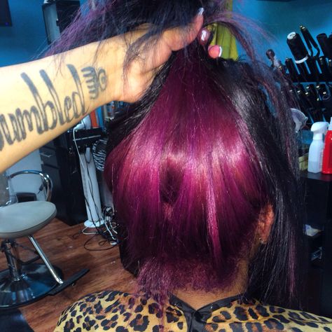 Purple Skunk Stripe, Colors To Dye My Hair, Purple Natural Hair, Skunk Stripe Hair, Dyed Hair Ideas, Stripe Hair, Hair Stripes, Skunk Stripe, Color For Black Hair