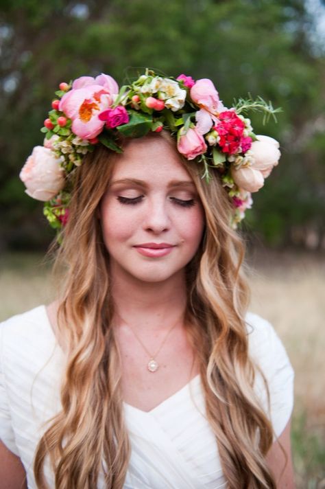 Pretty Flower Crown Boda Mexicana, Flower Crown Wedding, Brunch Wedding, Floral Headpiece, Floral Hair, Floral Crown, Hippie Chic, Wedding Photoshoot, Flower Wreath