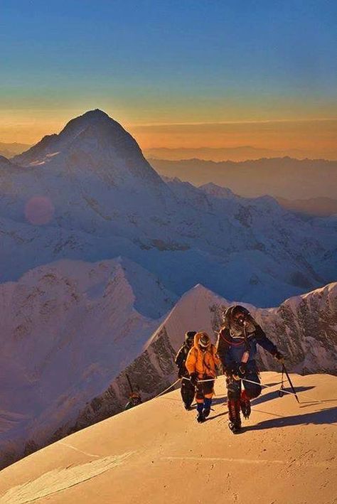 Himalaya Jimmy Chin, Monte Everest, Mountaineering Climbing, Mountain Love, National Geographic Photographers, Mt Everest, High Places, Its A Mans World, Ice Climbing