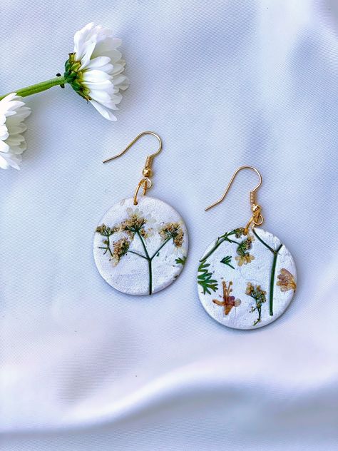 Pressed Flower Clay Earrings, Pressed Flower Clay, Flower Clay Earrings, Flower Clay, Floral Accessories, Handcrafted Earrings, White Earrings, Pressed Flower, Floral Earrings