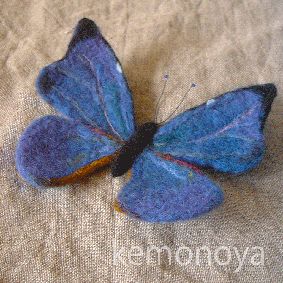 Needle Felt Butterfly, Needle Felted Butterflies, Needle Felted Butterfly, Felted Butterflies, Felted Butterfly, Felt Butterfly, Needle Felting Diy, Wool Felt Projects, Wet Felting Projects