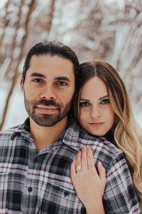 Close Up Photography Face Couples, Close Up Poses For Couples, Couple Close Up Pose, Close Up Couple Photoshoot, Happy Couple Pictures, Best Couple Poses, Young Couples Photography, Couple Pose Ideas, Winter Anniversary